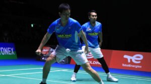 Bulutangkis: Duel Individu vs. Harmoni Tim – Menelisik Perbedaan Tunggal dan Ganda