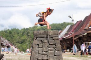 Lompat Batu Nias: Warisan Budaya dan Ujian Kedewasaan yang Mendebarkan