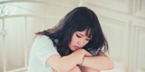 Mengurai Luka, Menata Hati: Panduan Komprehensif Menghadapi Putus Cinta