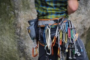 Peralatan Wajib untuk Rock Climbing: Panduan Lengkap untuk Pendaki Pemula dan Profesional
